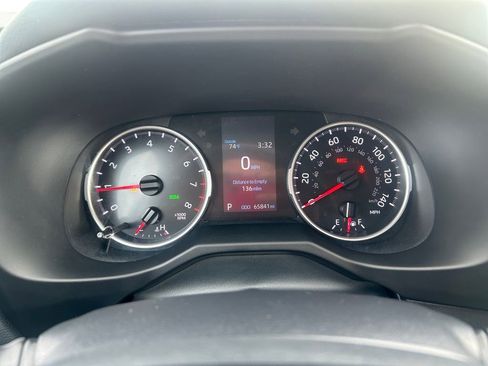 Used 2021 Toyota RAV4 LE image 19