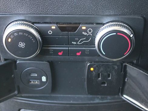 Used 2022 Ford Explorer Limited w/ Equipment Group 301A RWD image 29