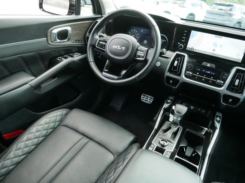 Certified 2023 Kia Sorento SX Prestige AWD/4WD image 9