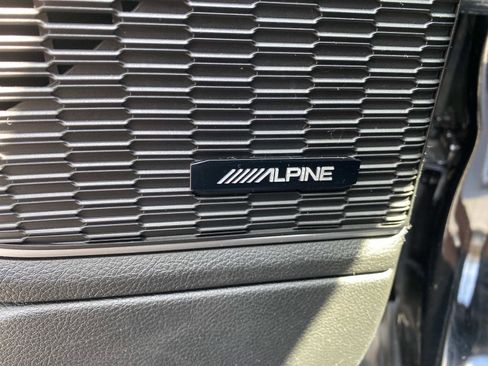 Used 2023 Jeep Grand Cherokee Limited w/ Black Appearance Package image 25