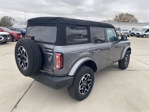 Used 2024 Ford Bronco Outer Banks image 7