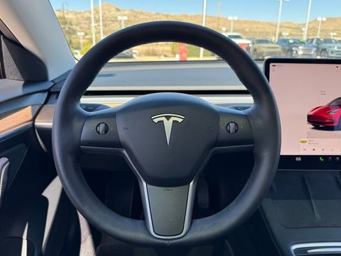 Used 2022 Tesla Model 3 image 14