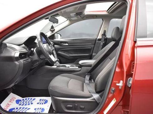 Used 2024 Nissan Altima 2.5 SV w/ SV Premium Package FWD image 14