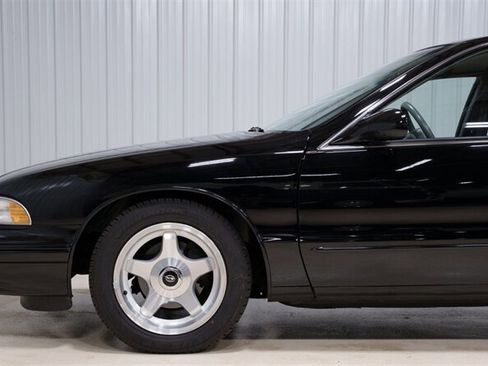 Used 1996 Chevrolet Impala SS RWD image 3
