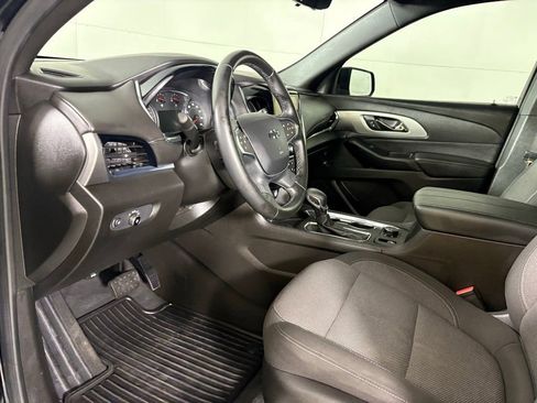 Used 2023 Chevrolet Traverse LT FWD image 25