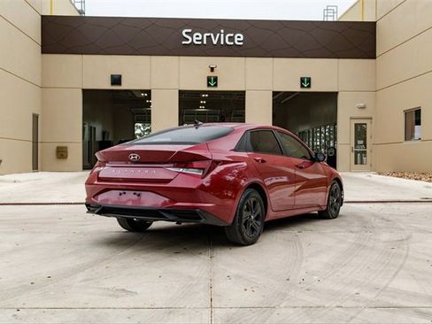 Certified 2022 Hyundai Elantra SEL w/ Cargo Package image 7