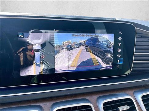 Used 2022 Mercedes-Benz GLS 450 4MATIC image 23