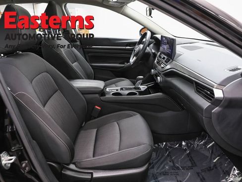 Used 2023 Nissan Altima 2.5 SV w/ SV Premium Package AWD/4WD image 24