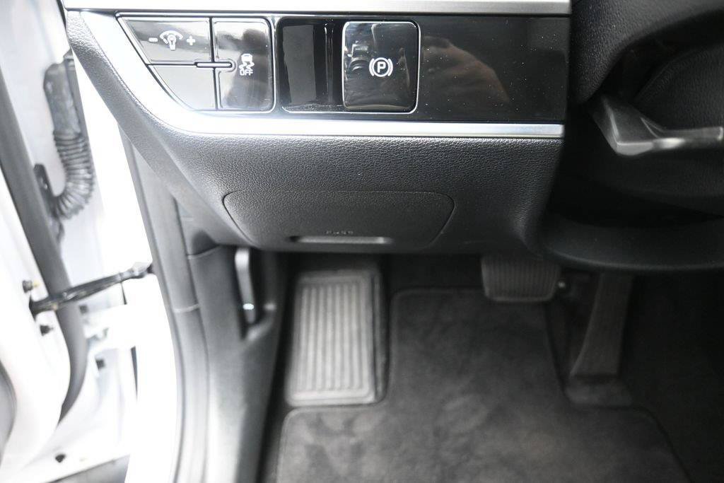 Used 2025 Kia Sportage EX FWD image 16