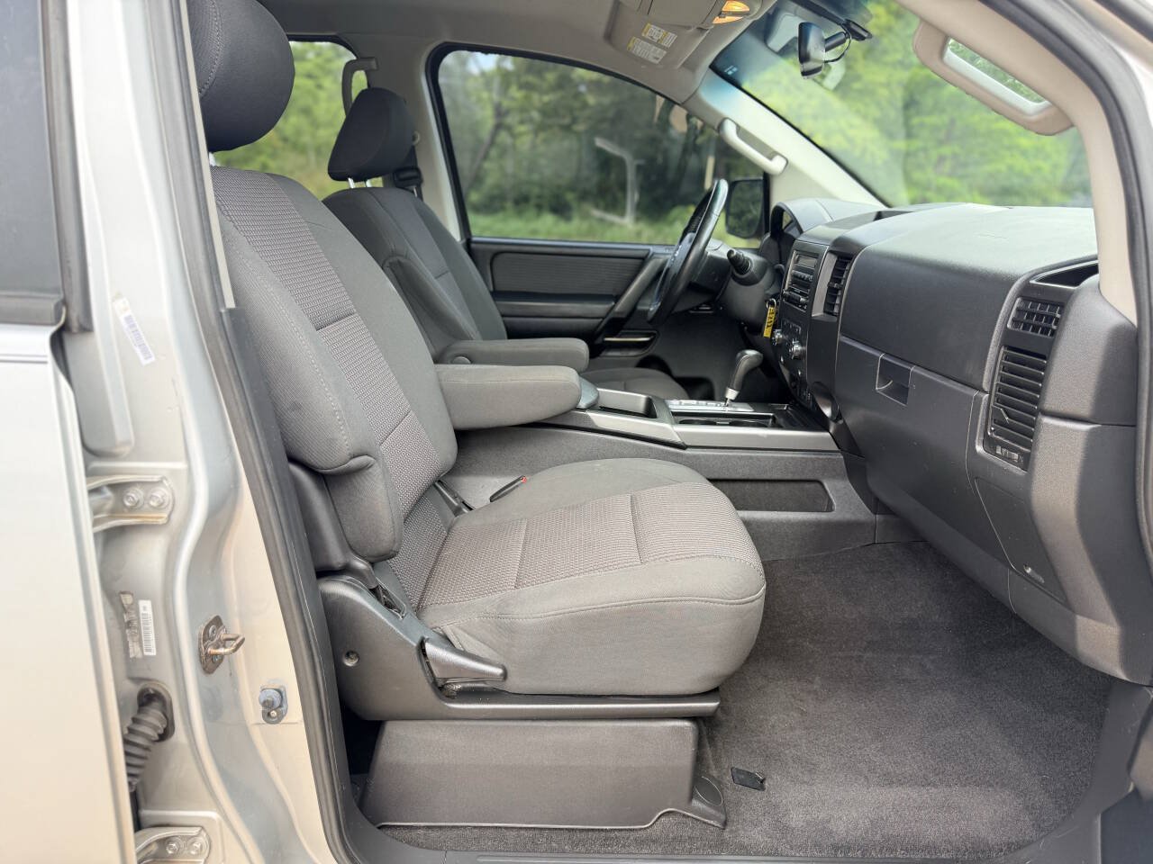 Used 2012 Nissan Titan SV w/ SV Value Truck Pkg RWD image 19