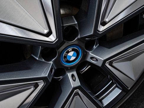 Used 2023 BMW i4 eDrive40 w/ Premium Package RWD image 8