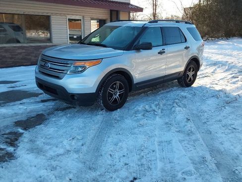 Used 2013 Ford Explorer FWD image 2