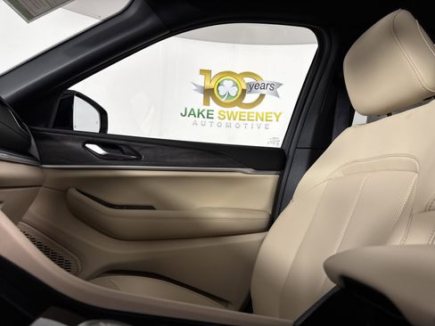 New 2025 Jeep Grand Cherokee Limited w/ Luxury Tech Group II image 25