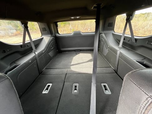 Used 2023 Chevrolet Suburban High Country image 47