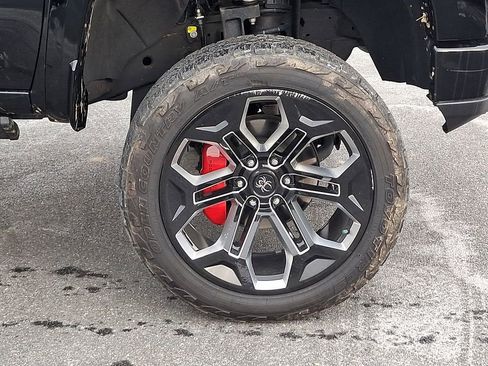 Used 2023 GMC Sierra 1500 AT4 w/ AT4 Premium Package image 8