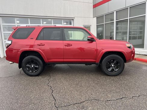 Used 2017 Toyota 4Runner SR5 Premium image 16