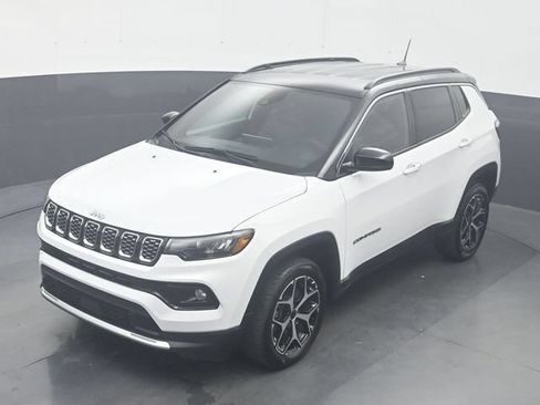 Used 2025 Jeep Compass Limited AWD/4WD image 21