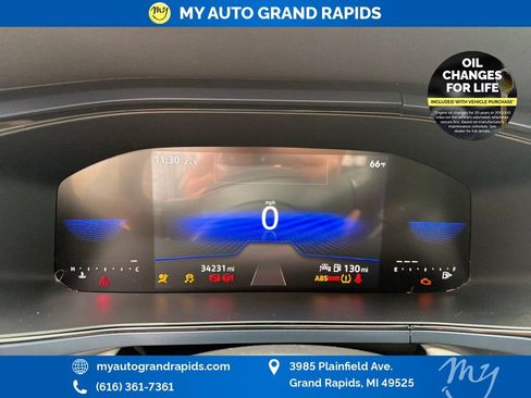 Used 2023 Volkswagen Taos SE w/ Panoramic Sunroof Package AWD/4WD image 17