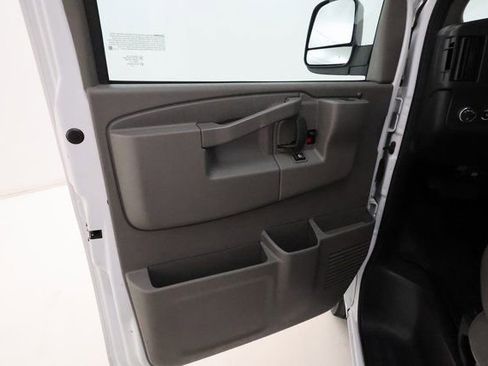 Used 2024 Chevrolet Express 3500 LT w/ LT Preferred Equipment Group image 7