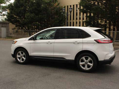 Used 2020 Ford Edge SE FWD image 9