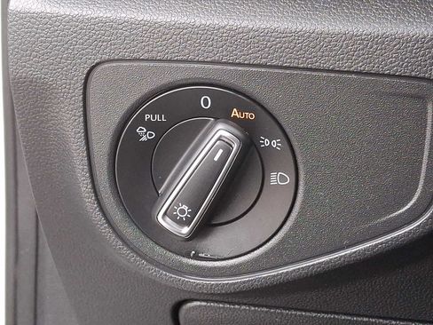 Used 2022 Volkswagen Atlas Cross Sport SE w/ Panoramic Sunroof Package image 23