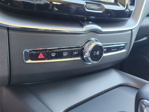 New 2025 Volvo XC60 B5 Core w/ Protection Package Premier image 14