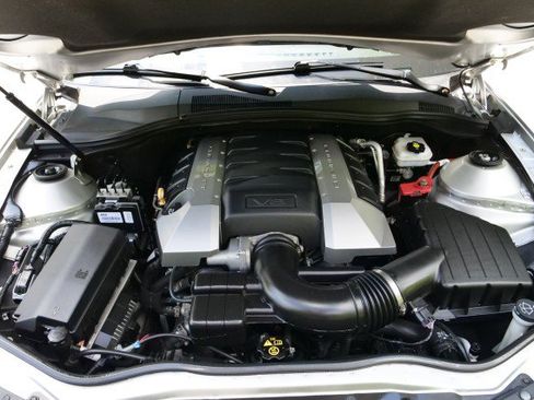 Used 2010 Chevrolet Camaro SS RWD image 11