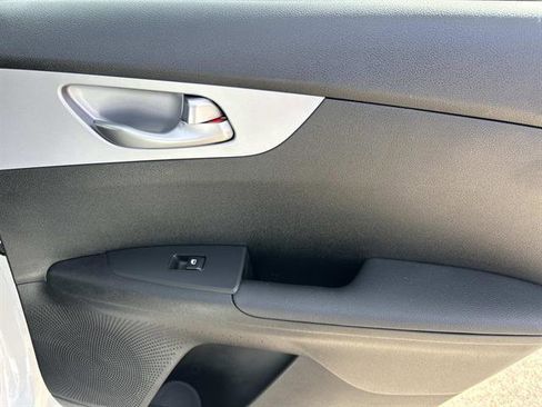 Used 2024 Kia Forte LXS image 17