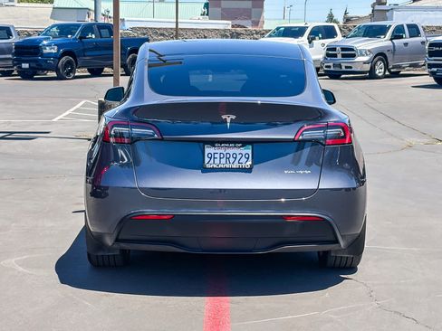 Used 2023 Tesla Model Y Long Range AWD/4WD image 3