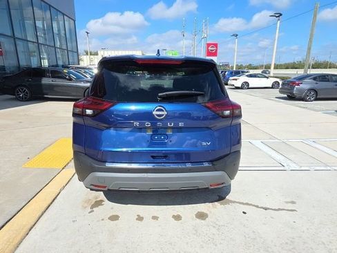 Used 2023 Nissan Rogue SV image 6