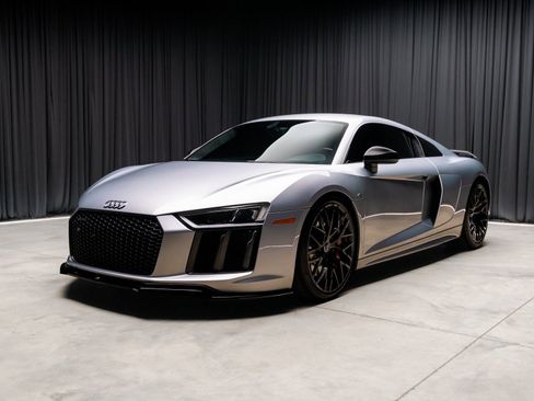 Used 2018 Audi R8 V10 w/ Premium Package image 19