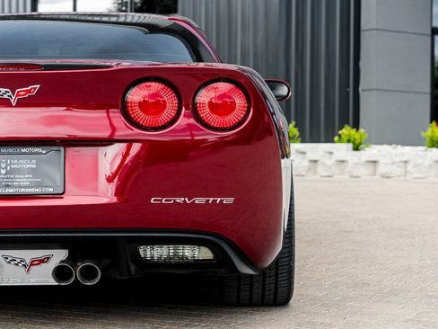 Used 2007 Chevrolet Corvette Coupe w/ Preferred Equipment Group RWD image 14