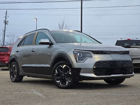 Used 2024 Kia Niro Wind image 2