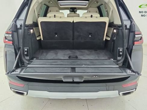 Used 2024 BMW X7 xDrive40i w/ Parking Assistance Package AWD/4WD image 14