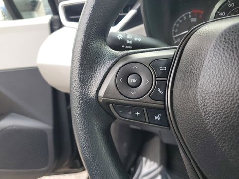 Used 2021 Toyota Corolla LE image 29