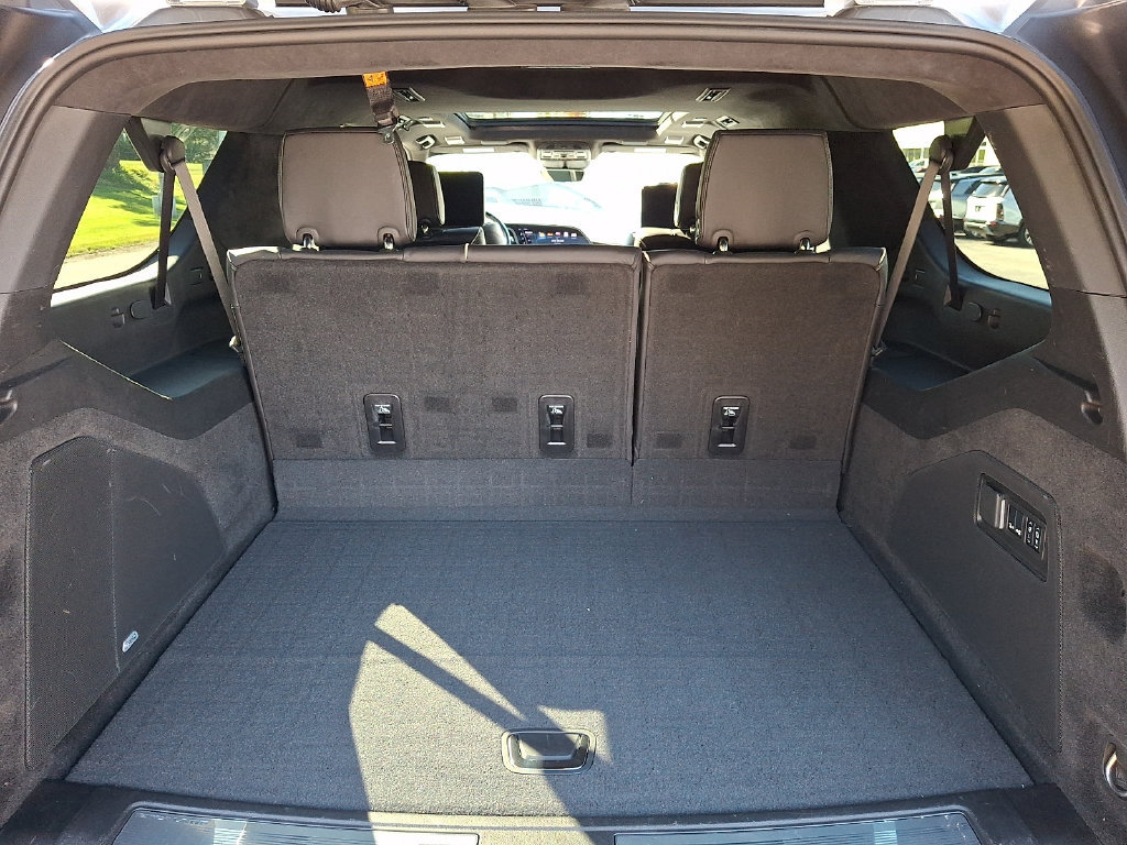 Certified 2024 Cadillac Escalade ESV V AWD/4WD image 33