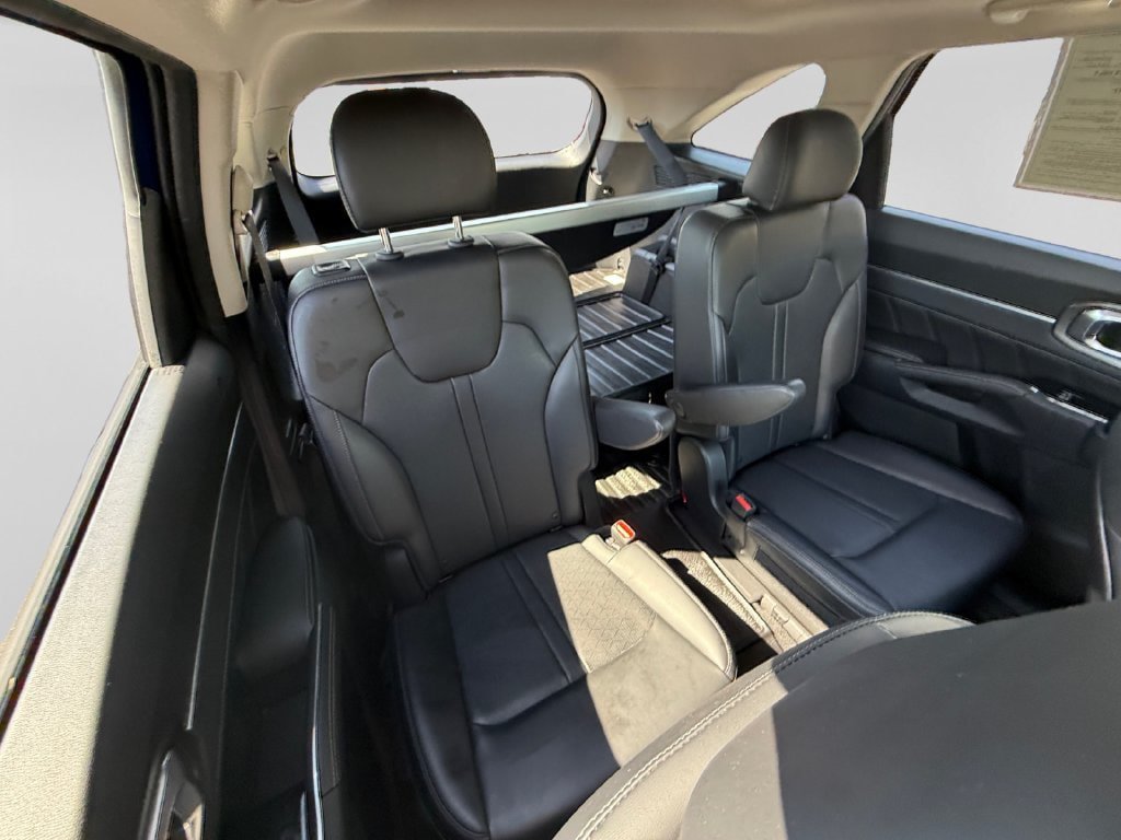 Used 2023 Kia Sorento SX AWD/4WD image 15