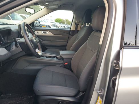 Used 2025 Ford Explorer Active image 11