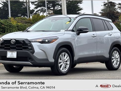 Used 2026 Toyota Corolla Cross LE FWD image 1