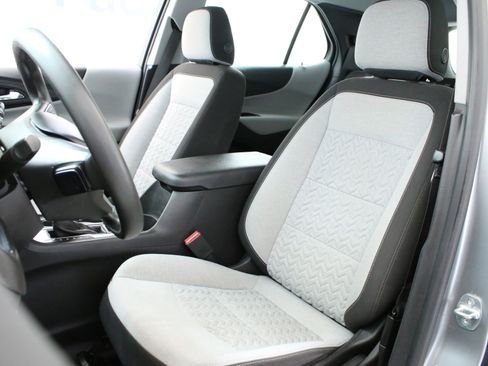 Used 2023 Chevrolet Equinox LS FWD image 24