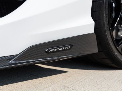 Used 2024 Lamborghini Revuelto AWD/4WD image 23