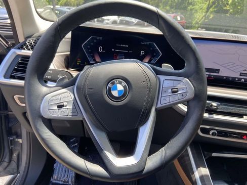 Used 2024 BMW X7 xDrive40i AWD/4WD image 23