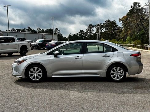 Certified 2025 Toyota Corolla LE image 5