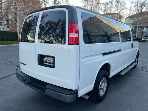 Used 2023 Chevrolet Express 3500 LT w/ LT Preferred Equipment Group image 7