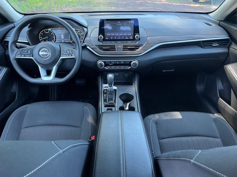 Used 2025 Nissan Altima 2.5 SV AWD/4WD image 24