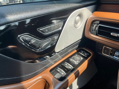 Used 2020 Lincoln Aviator Reserve w/ Equipment Group 202A AWD/4WD image 6