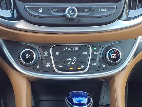 Used 2017 Chevrolet Volt Premier w/ Driver Confidence II Package image 23