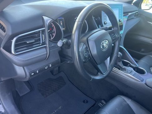 Used 2024 Toyota Camry SE image 9