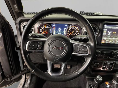 Used 2018 Jeep Wrangler Unlimited Sahara image 25