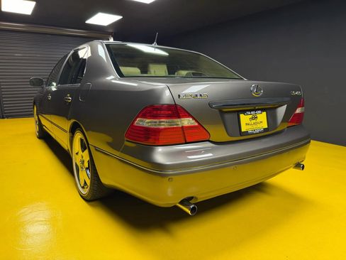 Used 2005 Lexus LS 430 RWD image 4